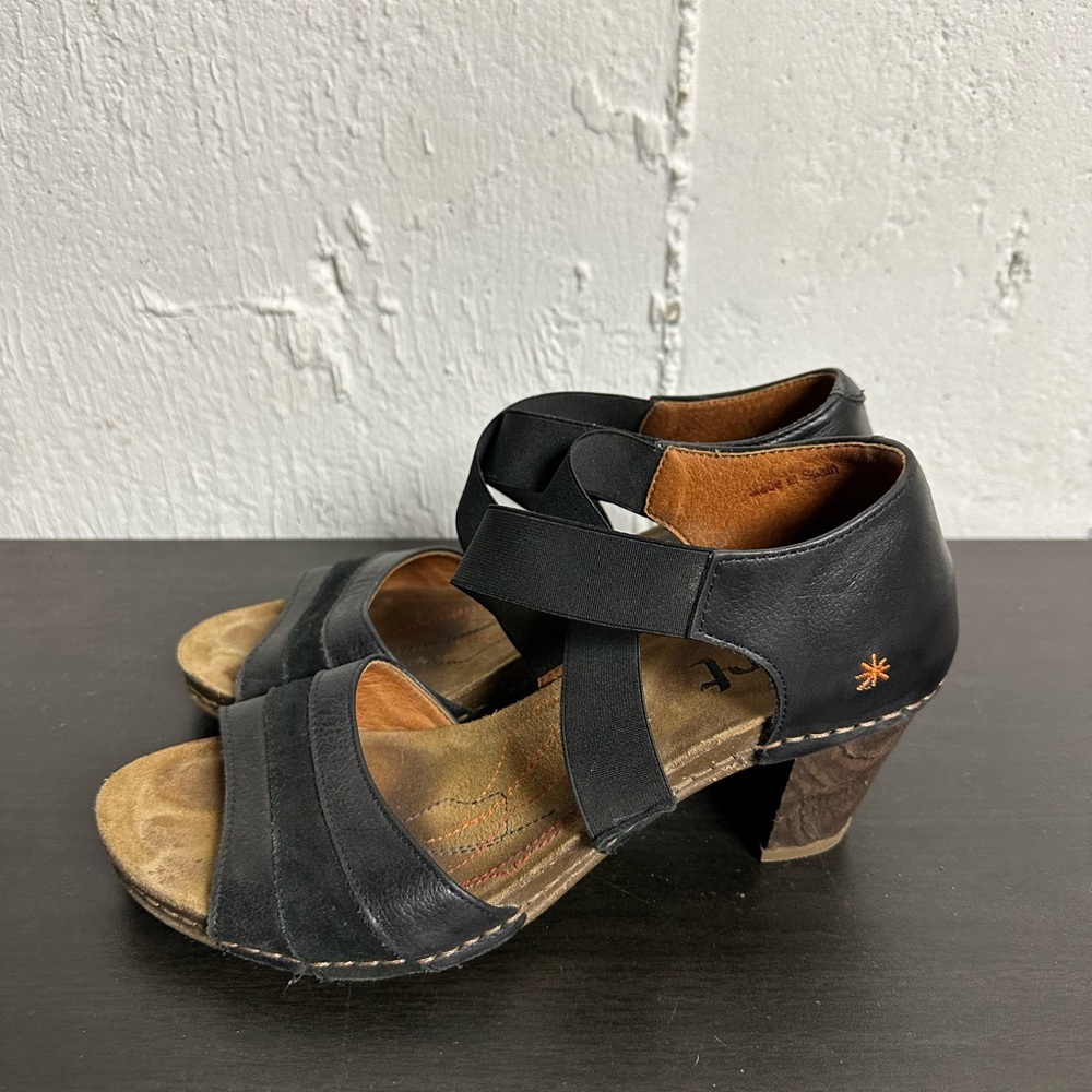 Art ByebyeSuela Leather Sandals